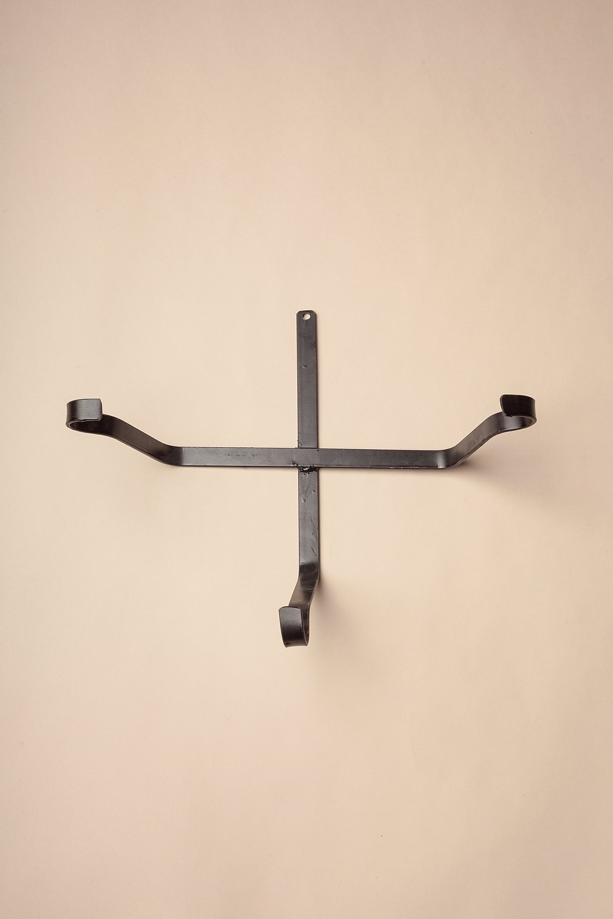 Soporte para pared de hierro para lebrillos