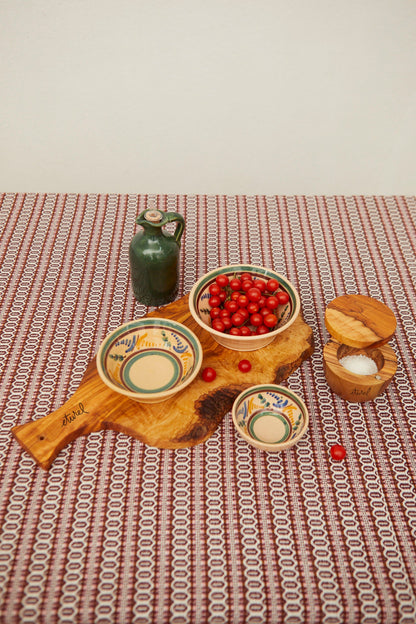 Tabla de madera de olivo irregular con mango mediana