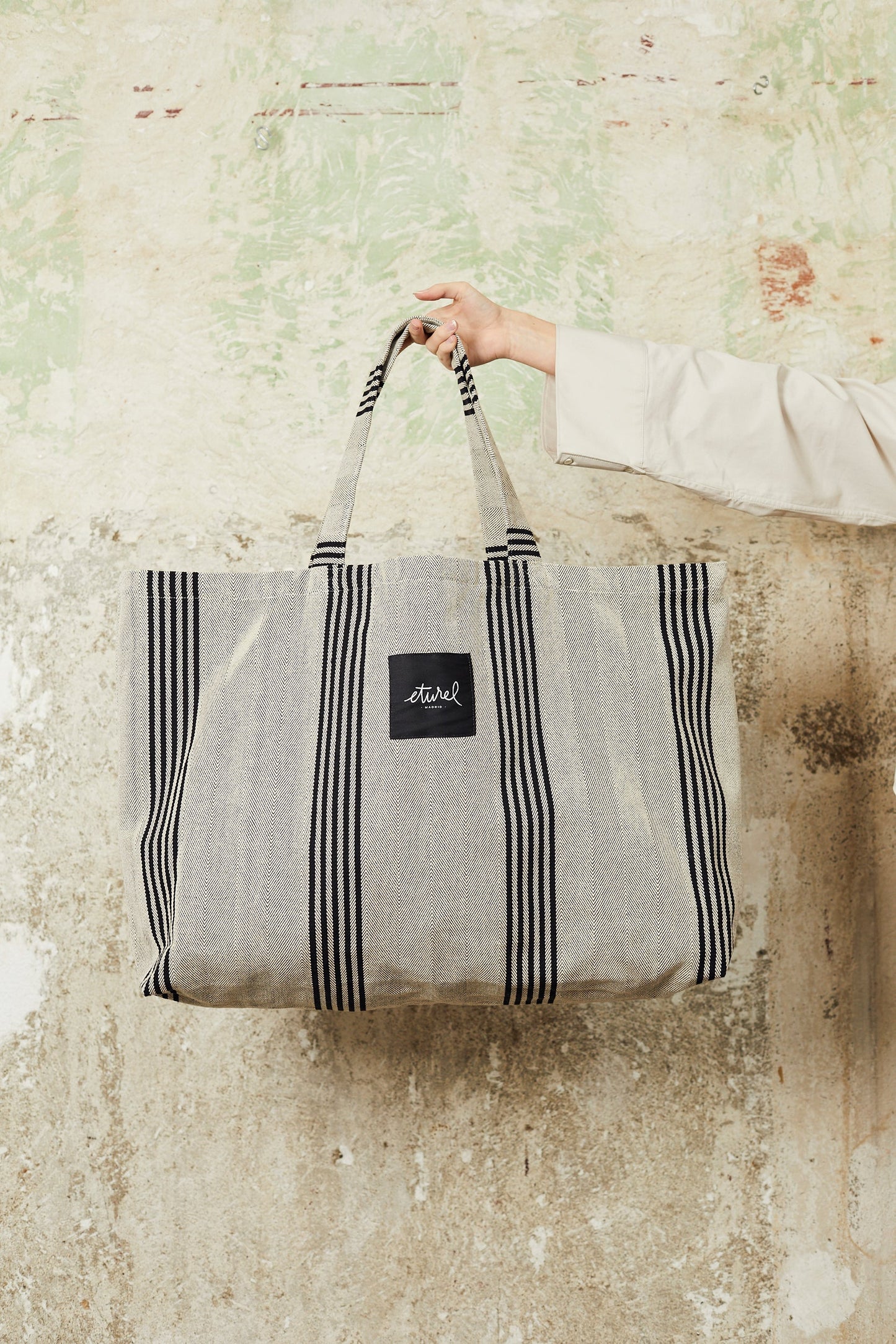Bolso shopper maxi sarga de burgos negro