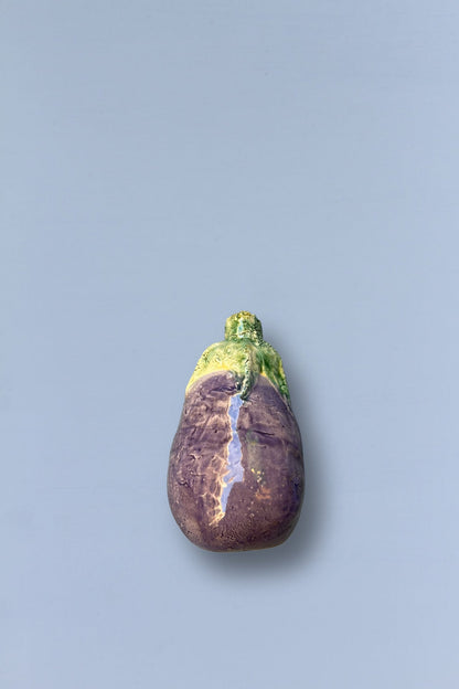 Berenjena réplica de cerámica esmaltada