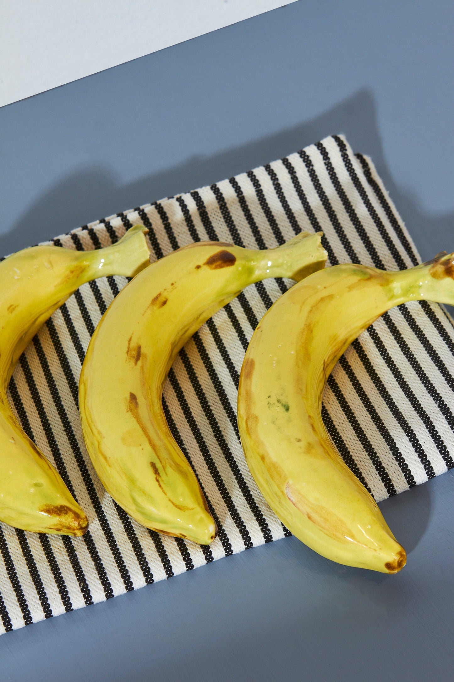 Plátano réplica de cerámica esmaltada