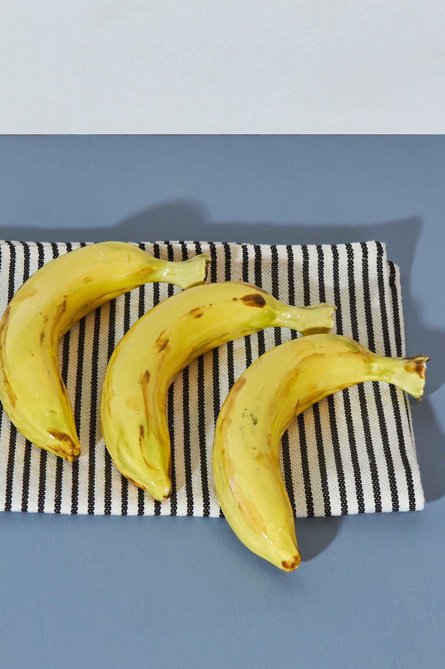 Plátano réplica de cerámica esmaltada