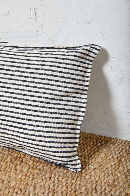 Funda cojín loneta estribera blanco y negro 30cmx50cm