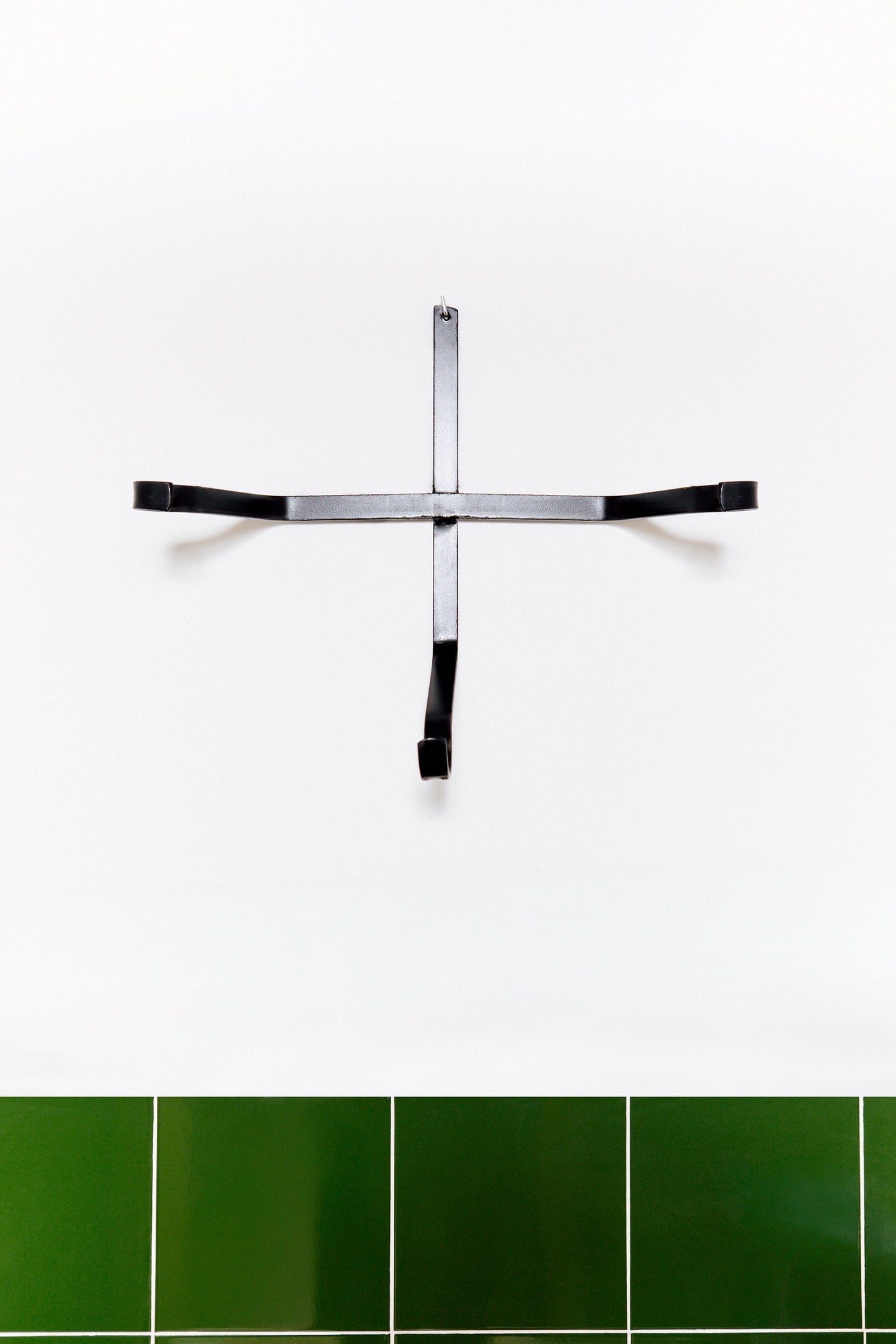 Soporte para pared de hierro para lebrillos
