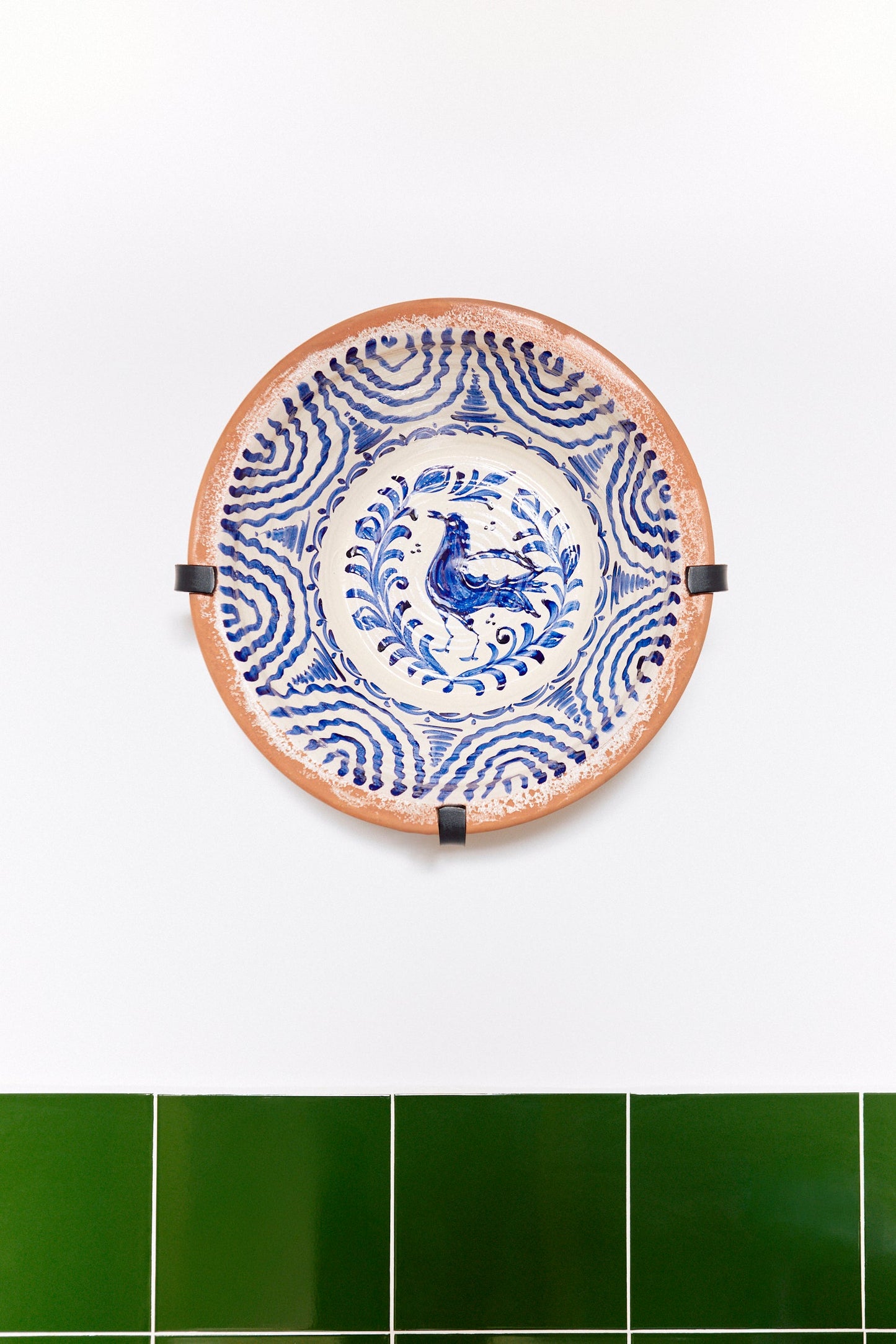 Soporte para pared de hierro para lebrillos