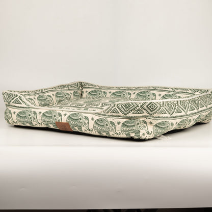 Cama verde decoración elefantes para perros