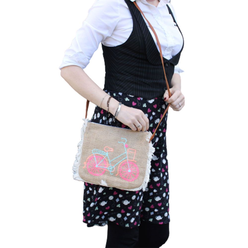 Bolso con flecos - Bordado De Patrón De Verano