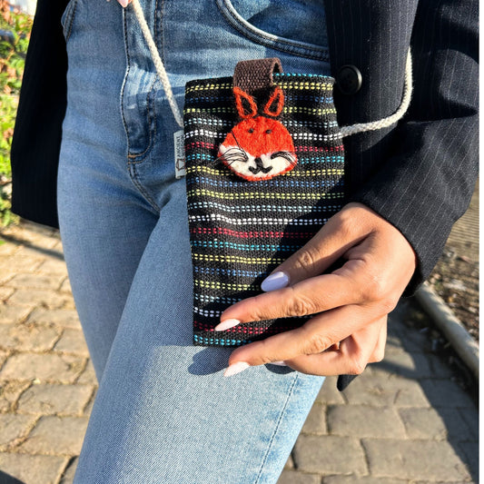 Bossa porta-telèfon negra i multicolor - Decorada amb guineu