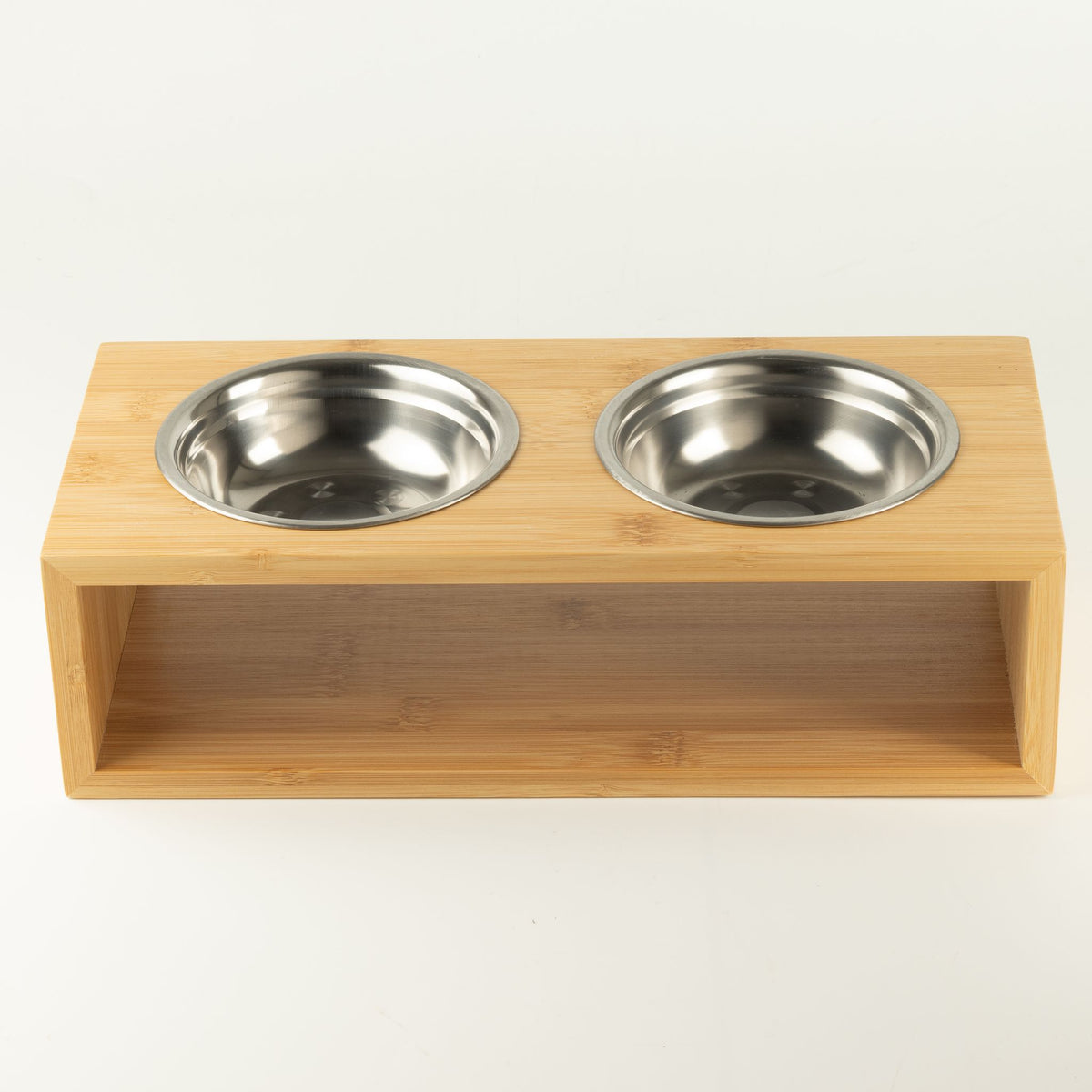 Cuencos grandes dobles de acero inoxidable en soporte de madera para mascotas