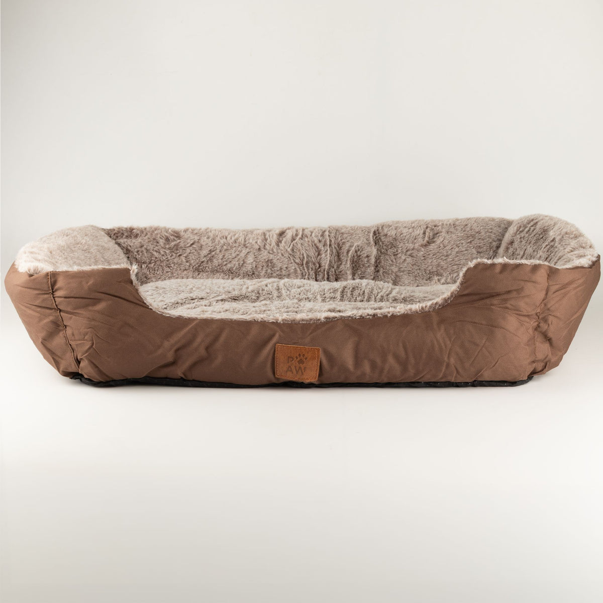Cama tipo oso de peluche para gatos pequeña