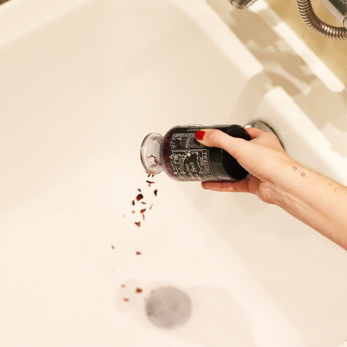Poción de hechizo para baño de bruja antigua y amuleto de cristal de amatista - Seducción