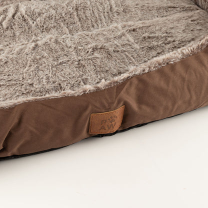 Cama tipo oso de peluche para gatos pequeña