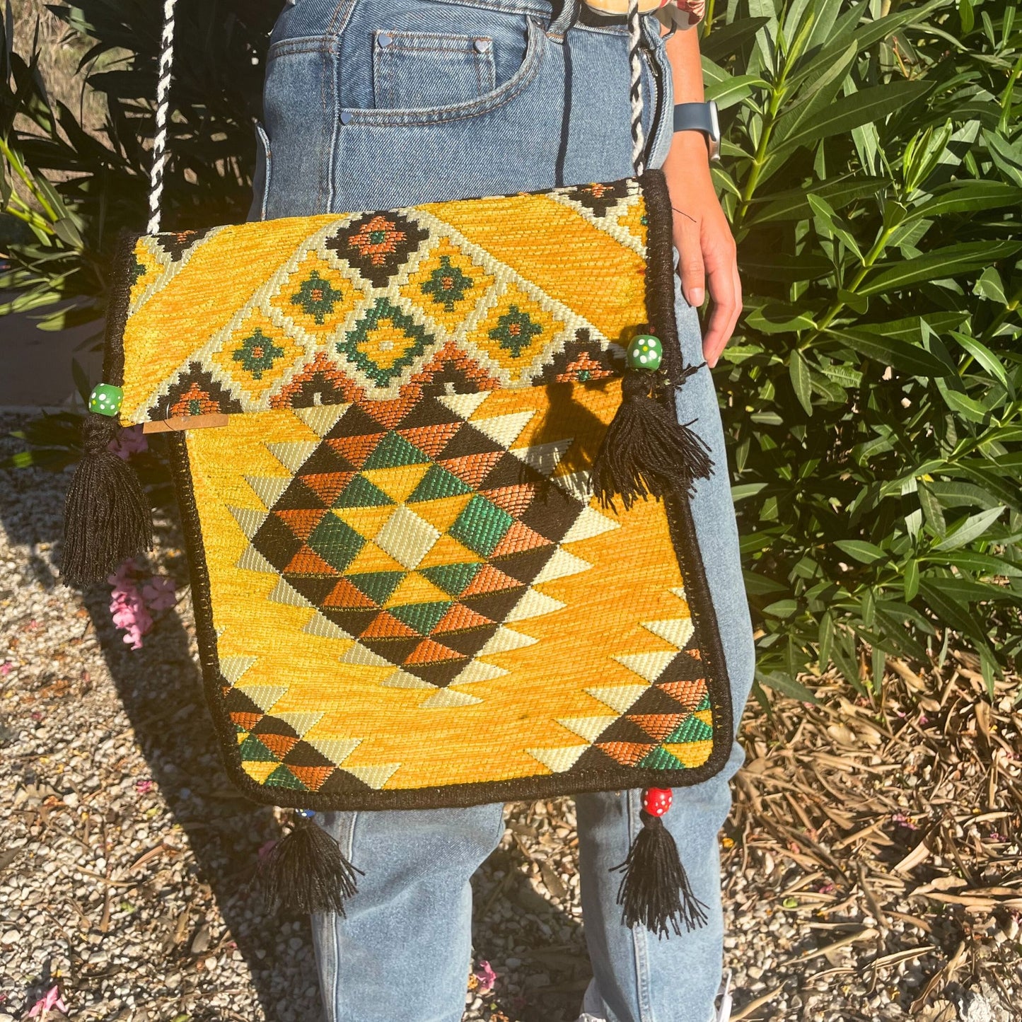 Bossa Kilim Messenger Festival groga