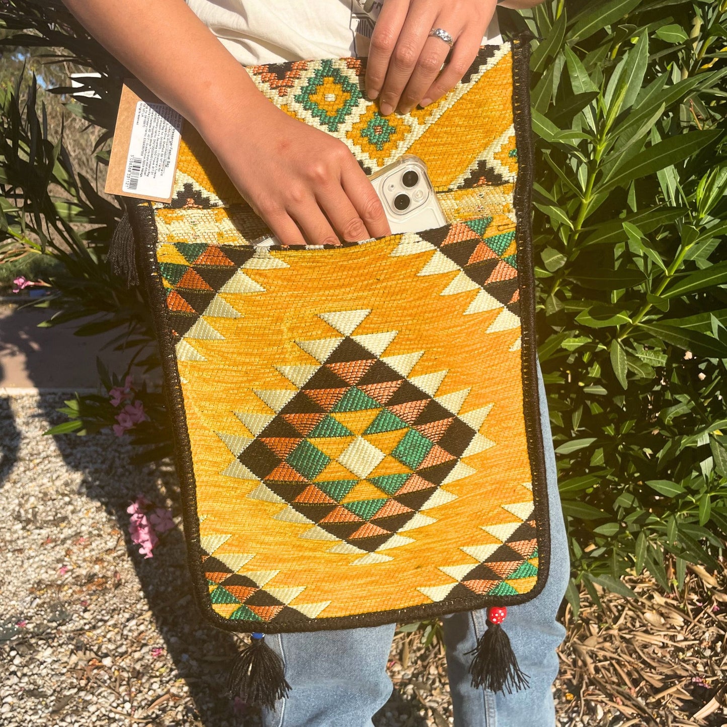 Bossa Kilim Messenger Festival groga