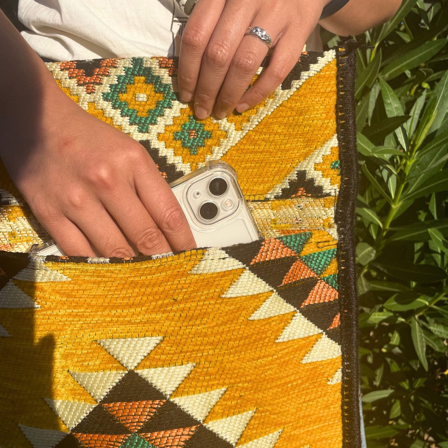 Bossa Kilim Messenger Festival groga