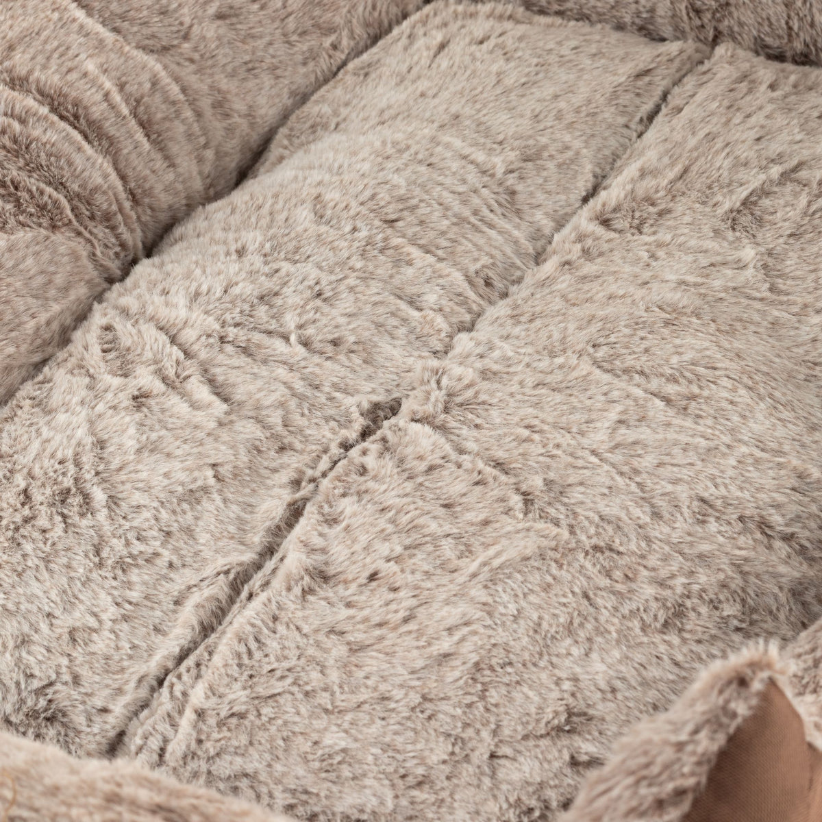 Cama tipo oso de peluche para perros mediana