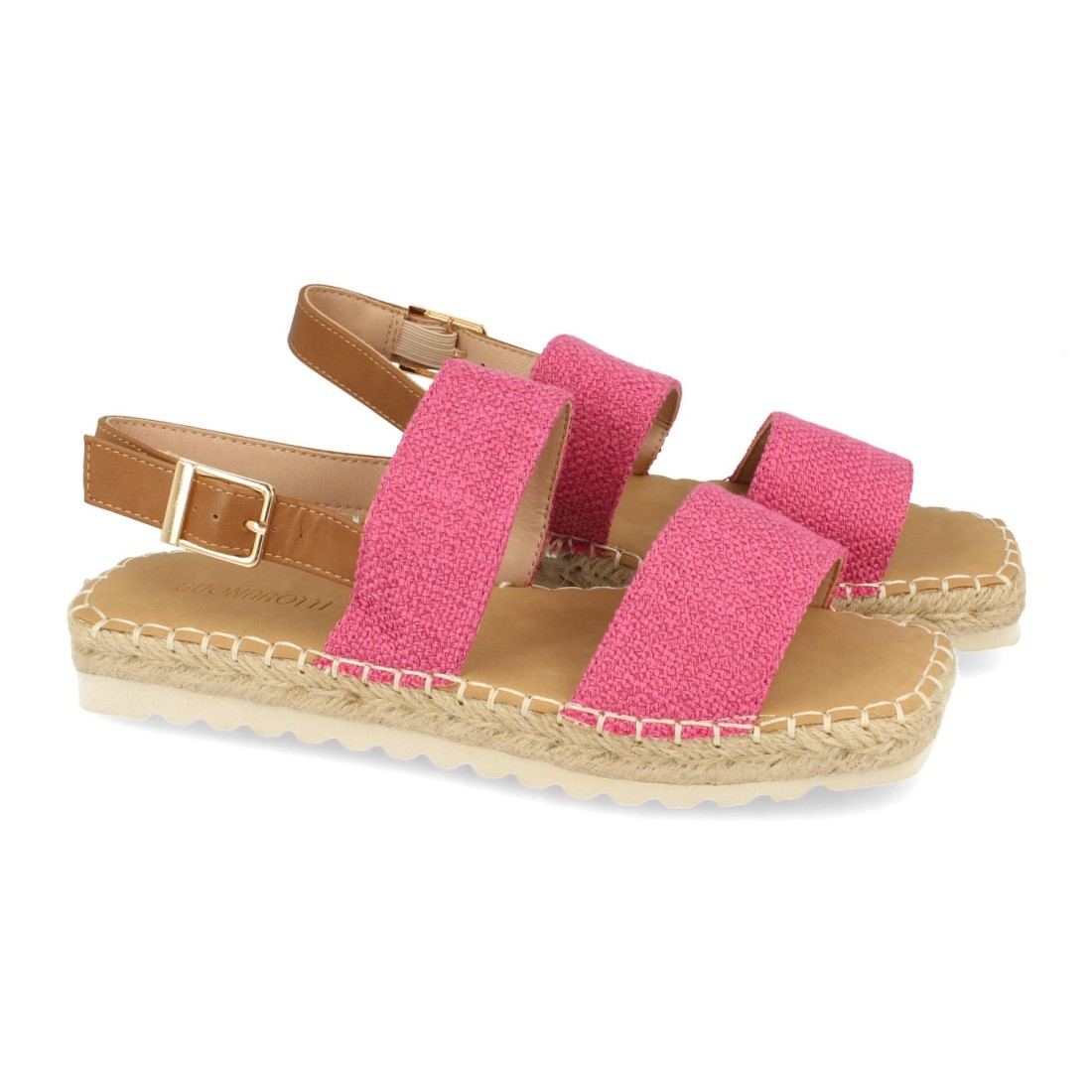 Sandalia plana con pala de rafia y hebilla color fucsia