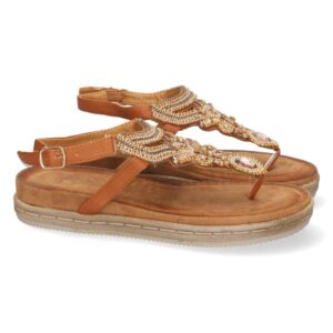 Sandalia plana con hebilla color camel