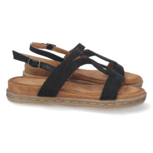 Sandalia plana con hebilla color negro