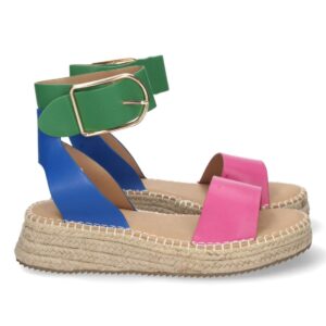 Sandalia plana con pala fina de y hebilla color fucsia