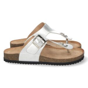 Sandalia plana de esclava con hebilla color plata