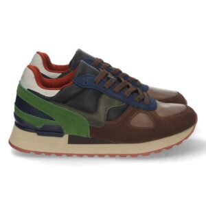 Zapatilla plana con cordones color marrón