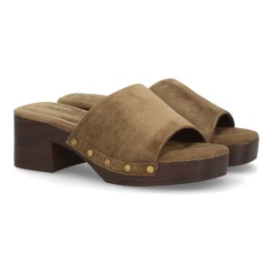 Zueco mujer tacón con tachuelas color verde